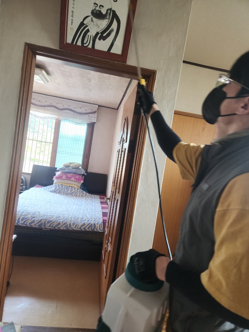 중랑구 유품정리 작업 중 사진 4