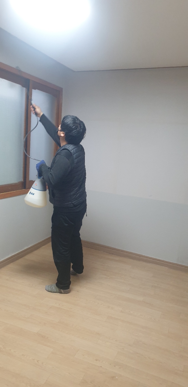 관악구 유품정리 작업 중 사진 2